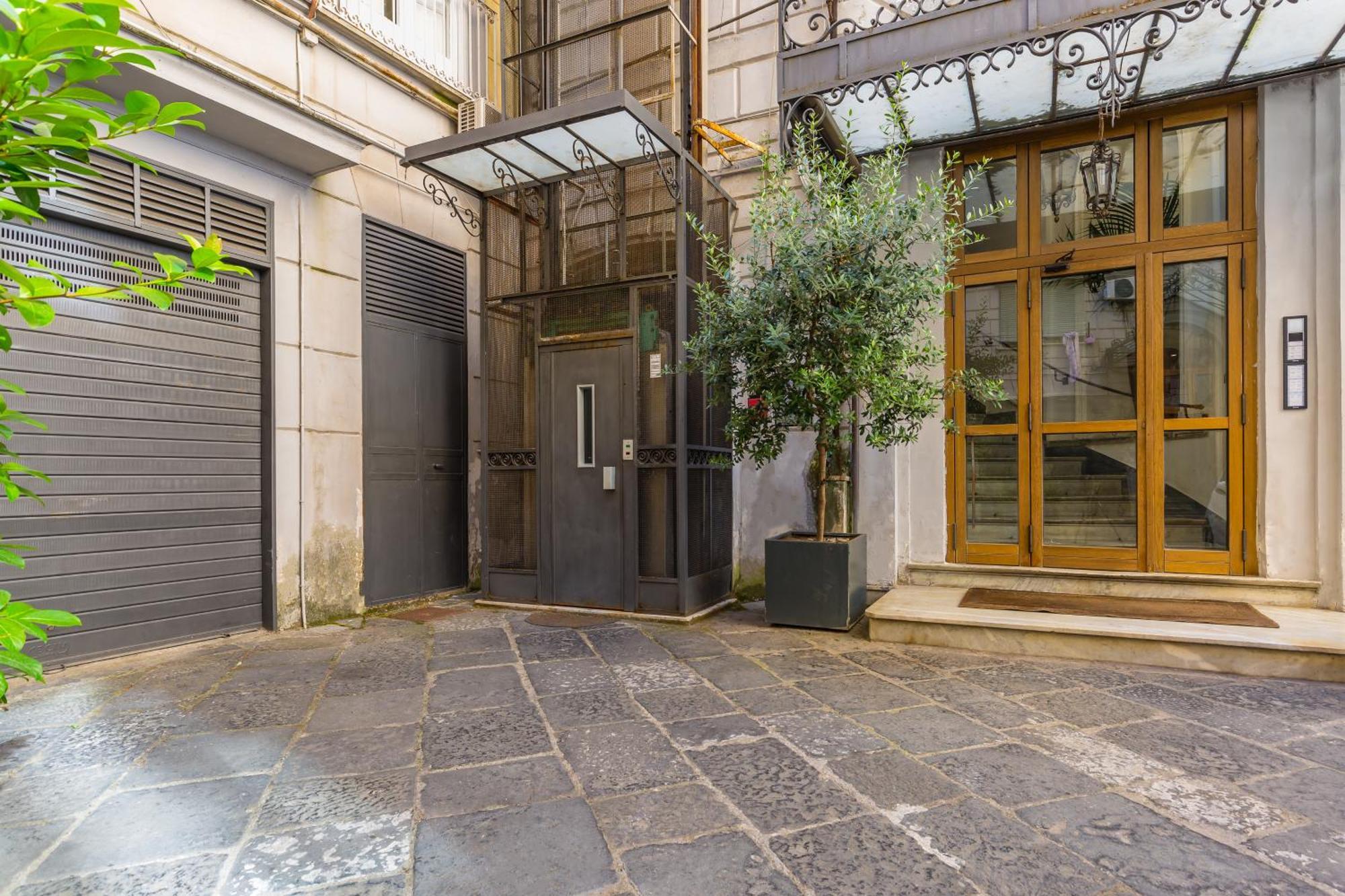 Residenza Trinita Maggiore Napels Buitenkant foto