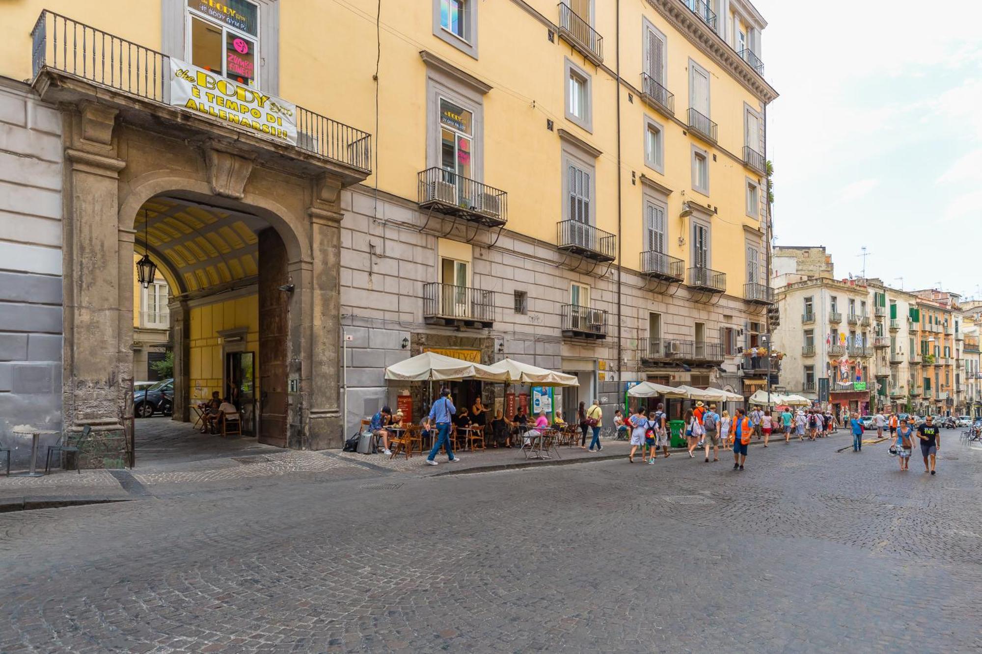 Residenza Trinita Maggiore Napels Buitenkant foto