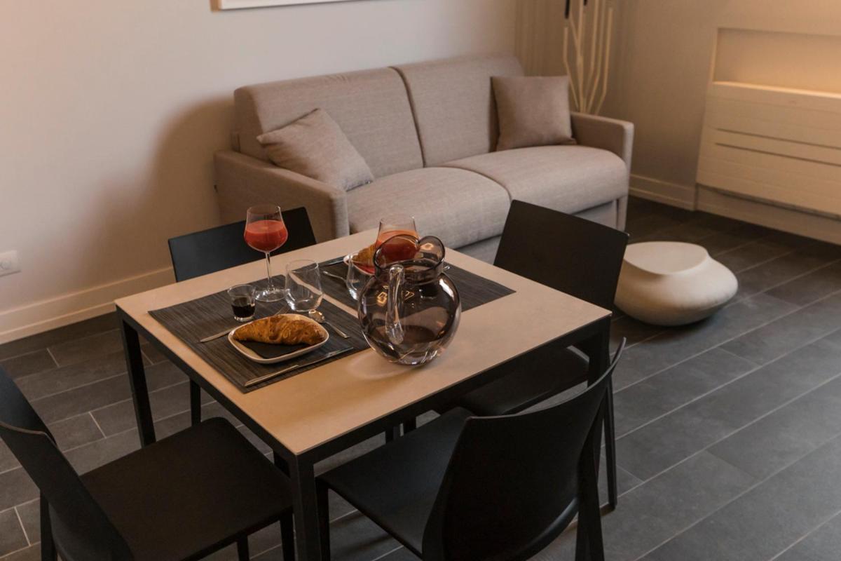 Residenza Trinita Maggiore Napels Buitenkant foto