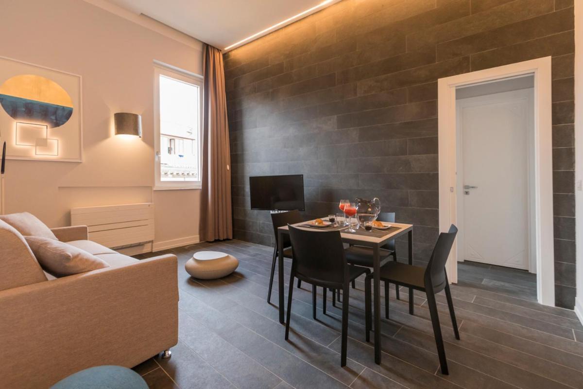 Residenza Trinita Maggiore Napels Buitenkant foto