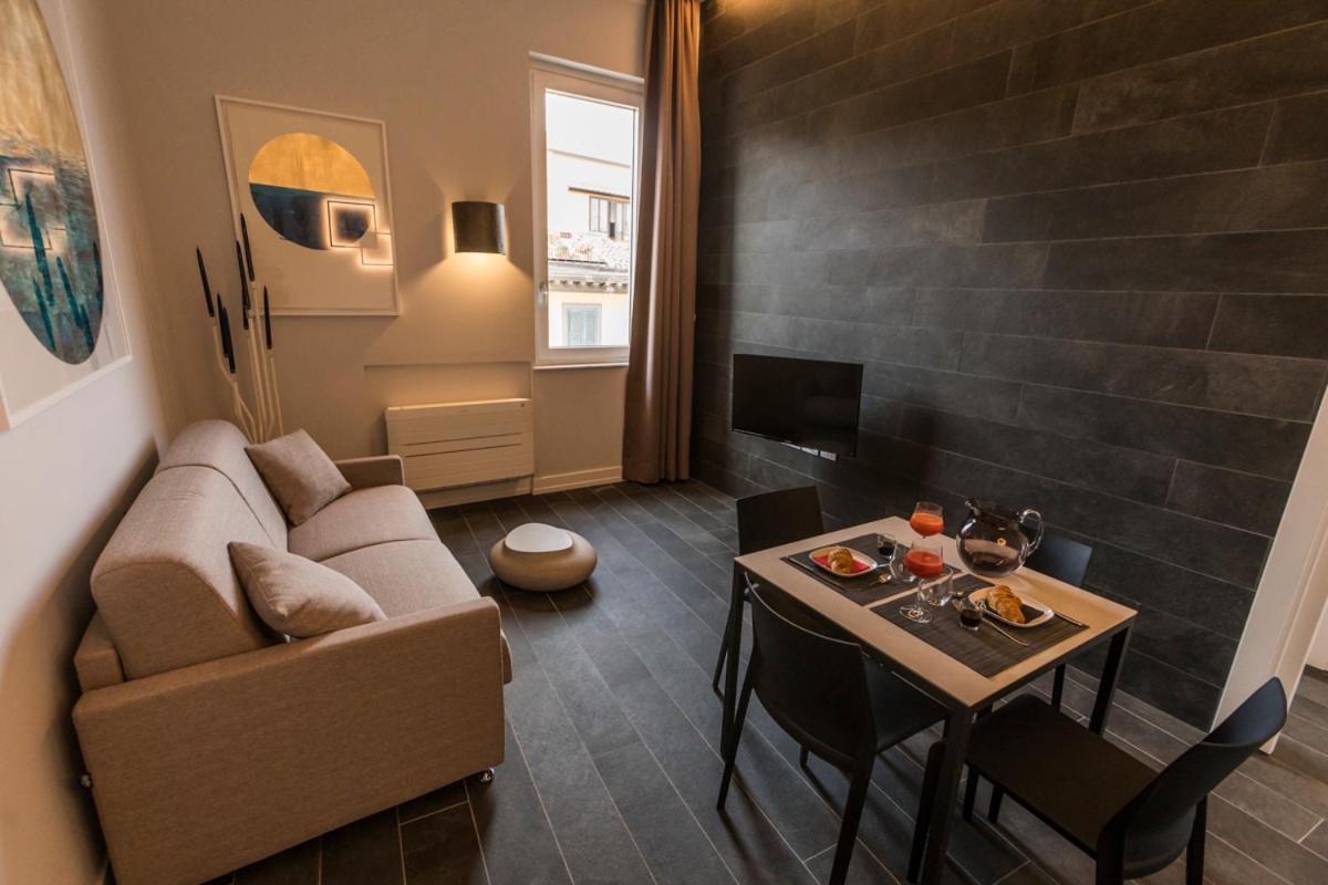 Residenza Trinita Maggiore Napels Buitenkant foto