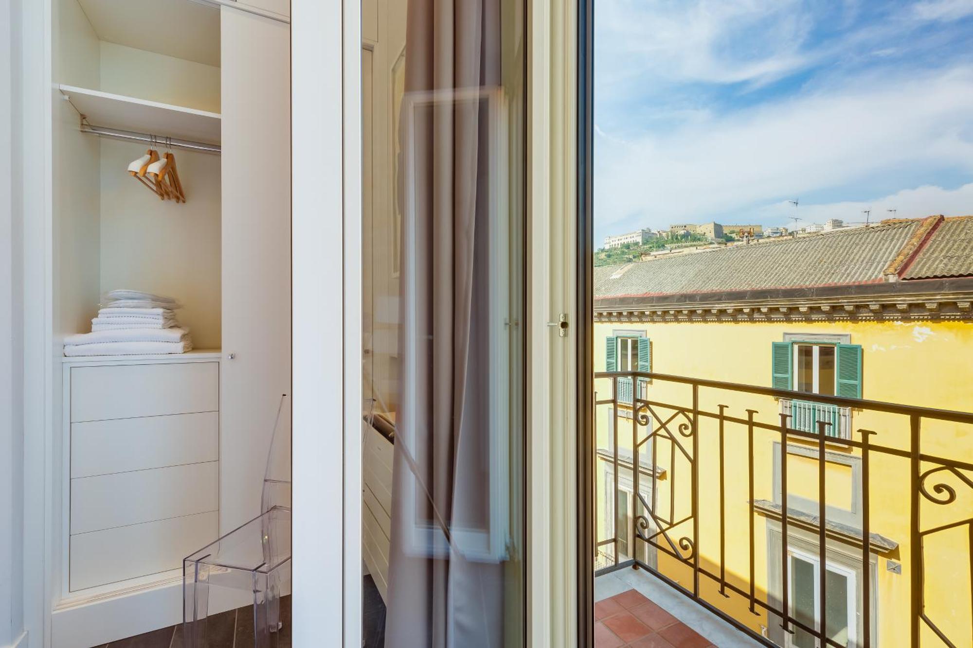 Residenza Trinita Maggiore Napels Buitenkant foto